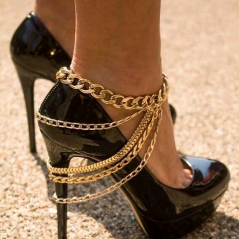 High heel pumps