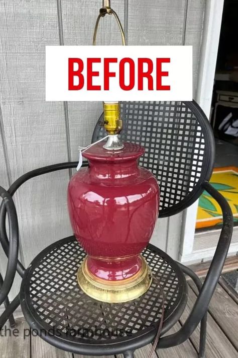 We love this easy lamp base upcycle idea using napkins to make an old lamp look expensive. Check out this look for less you can make with an old vintage lamp. #lampbase #makeover #upcycle #beforeafter Refurbished Lamps, Upcycle Lamp, Thrift Store Lamp Makeover, Decoupage Lamp, Lamp Redo, Diy Lamp Makeover, Repurposed Lamp, Glass Lamp Base, Ginger Jar Lamp