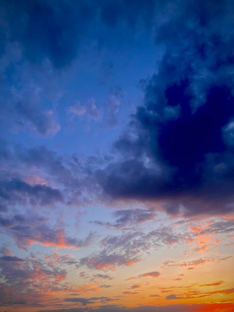 sunset / blue sky❤️ Pretty Blue Sky Aesthetic, Blue Sunset Aesthetic, Blue And Yellow Sunset, Orange And Blue Sky, Lr Photo Editing Background Hd, Aroace Flag, Blue Sunrise, Blue Bg, Sleep Journal