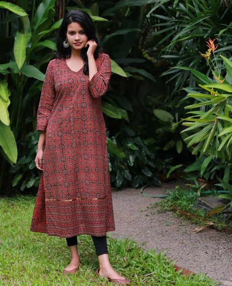 Ajrak Kurti Designs Latest, Latest Kurta Designs Women, Ajrakh Design, Kurtis Neck Designs, Hand Embroidery Neck Designs, Angrakha Style Dresses, Neck Designs For Kurtis, Designs For Kurtis, Latest Kurta Designs