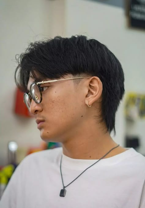 Medium Length Mullet Men Straight Hair, Asian Mullet Straight Hair, Haircut With Sides Shaved, Modern Mullet Hair Men, Straight Hair Modern Mullet Men, Asian Hair Mullet, Haircuts Thick Hair Medium, Mullet For Men Straight Hair, Modern Mullet Front View