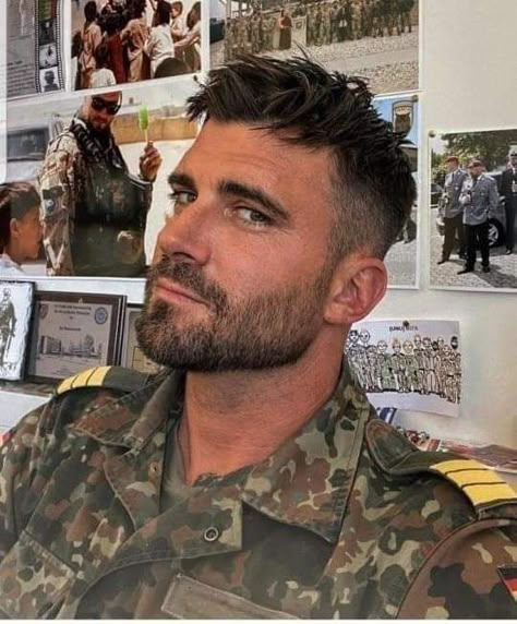 Police Haircut Men, Old Men Aesthetic, Military Haircut For Men, Old Man Aesthetic, Hot Old Man, Military Haircuts Men, Boys Haircut Styles, Military Hair, 남성 근육