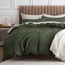 King Size Bed Comforters Green, Olive Green Comforter, Fluffy Bed Set, Dark Green Bedding, Olive Green Bedrooms, Green Comforter Sets, Solid Bedding, Green Bedroom Design, Fluffy Bed