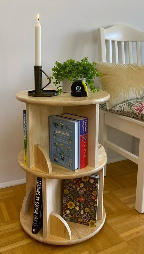 Diy Round Bookshelf, Lazy Susan Bookshelf, Revolving Bookcase Diy, Diy Revolving Bookcase, Rotating Book Shelf, Diy Baby Bookshelf, Diy Montessori Bookshelf, Diy Kid Bookshelf, Diy Rotating Bookshelf