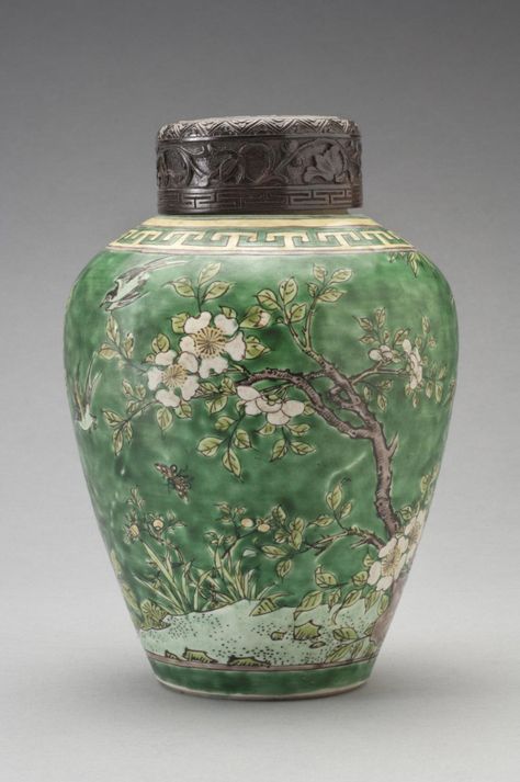 Jar and Cover  Artist/maker unknown, Chinese  Geography: Made in China, Asia Period: Qing Dynasty (1644-1911) Date: Kangxi Period (1662-1722... Chinese Pattern, Art Nouveau Antiques, Chinese Pottery, Philadelphia Museum Of Art, Asian Decor, Pottery Crafts, Jar Vase, Antique Vase, Blue And White China