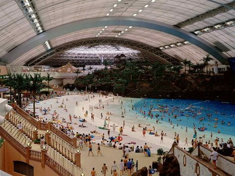 Miyazaki Ocean Dome:  Largest Indoor Water Park in the World – Japan Artificial Beach, Indoor Beach, Indoor Waterpark, New Century, Cool Facts, Beaches In The World, Beautiful Sights, Koh Samui, Paradise Island