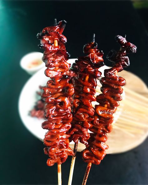 Isaw  ( Chicken Intestine) Famous Filipino Street Food Isaw Filipino Street Food, Isaw Street Food, Isaw Bbq, Street Foods Philippines, Pinoy Street Food, Filipino Street Food, Chef Tattoo, Fruits And Vegetables Pictures, Vegetable Pictures