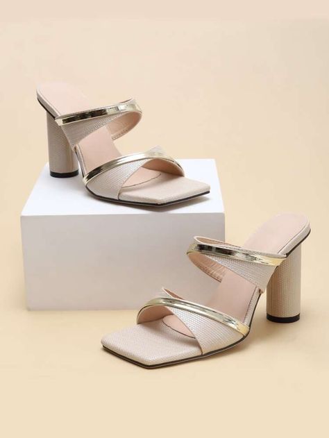 Women Shoes Collection, Types Of Sandals, Statement Shoes, Fashion Shoes Sandals, Classy Shoes, Bridal Sandals, Fashion Slippers, Statement Shoe, Shoes Design