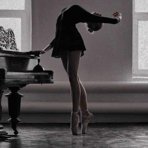 Ballet Academia Aesthetic, Aesthetic Natasha Romanoff, Ballet Academia, Miles Fairchild, Winter Ashby, Нат�аша Romanoff, Ballet Beauty, Ballet Inspiration, Russian Ballet