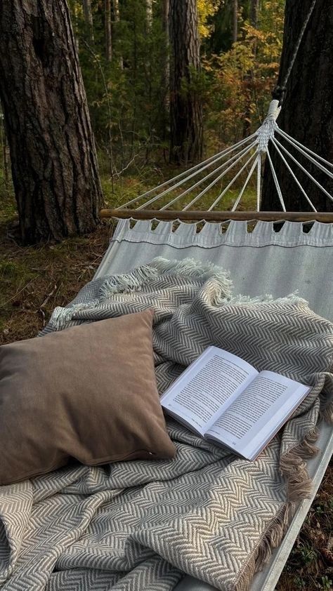 Cabin Life Aesthetic, Cozy Spring Aesthetic, June Vibes, Peaceful Aesthetic, Cozy Lifestyle, Studera Motivation, Camping Aesthetic, Slow Life, Autumn Aesthetic