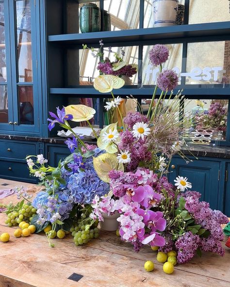 NYC FLORIST🌹 | 🐝🦋🪲ty @freepeople | Instagram French Florist, Table Florals, Nyc Florist, Flower Floor, Colorful Wedding Flowers, Green Hydrangea, Colorful Wedding, Floor Decor, Botany