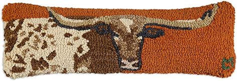 Amazon.com: Chandler 4 Corners Artist-Designed Longhorn Hand-Hooked Wool Decorative Throw Pillow (8” x 24”) : Home & Kitchen Hand Hooked Pillows, Western Bedding Sets, Western Blankets, Cowboy Accessories, Western Bedding, Black Forest Decor, Cowboy Decorations, Hooked Pillow, Western Furniture