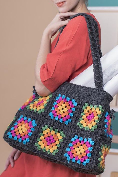 11 Fabulous Free Crochet Bags Patterns Design ideas and Images - Page 3 of 11 - Isabella Canden Blog! Crochet Tote Granny Square, Sac Granny Square, Handbags Patterns, Retro Outfit, Free Crochet Bag, Pattern Purse, Bag Pattern Free, Granny Square Bag, Crochet Purse