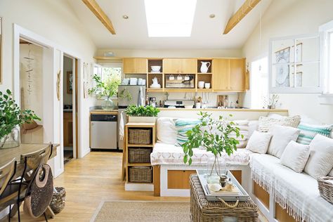 This Tiny, 362-Square-Foot Beach Cottage Is BIG On Style  #refinery29  http://www.refinery29.com/whitney-leigh-morris-venice-beach-house-home-tour#slide-1 Tiny Beach House, Tiny Home Ideas, Tiny House Kitchen, Small Room Design, Beach Cottage Style, Style Cottage, Tiny Spaces, Livingroom Layout, Tiny House Living