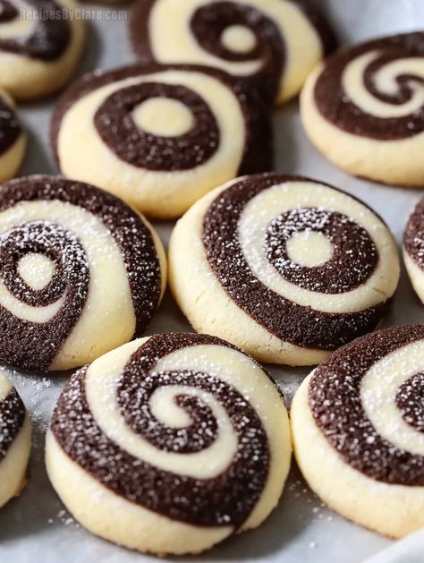 Festive cookies with buttery, chocolate, and vanilla swirls. Swirl Butter Cookies, Chocolate And Vanilla Cookies, Easy Holiday Recipes For Kids, Gift Treats Ideas, Butter Swirl Cookies, Vanilla Wafer Cookies Ideas, Swirled Christmas Cookies, Swirl Cookies Christmas, Desserts For Guests