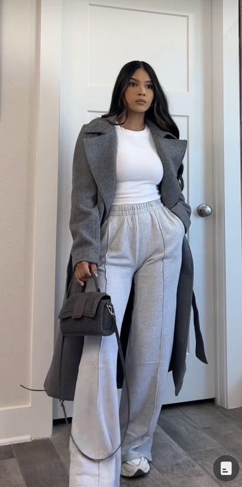 Errands Outfit, Fashion Outfits Casual, Winter Fashion Outfits Casual, Cold Outfits, Effortlessly Chic Outfits, Two Friends, Paris Outfits, Fall Fits, Casual Chic Outfit