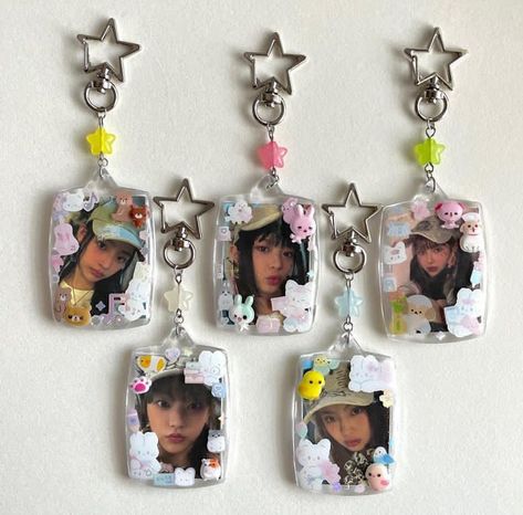 Kpop Photocard Keychain, Kpop Photo Keychain, K-pop Concert Freebies, Kpop Resin Keychain, New Jeans Keychain, Kpop Shop Ideas, Toploader Keychain, Kpop Keychain Ideas, Photo Card Keychain