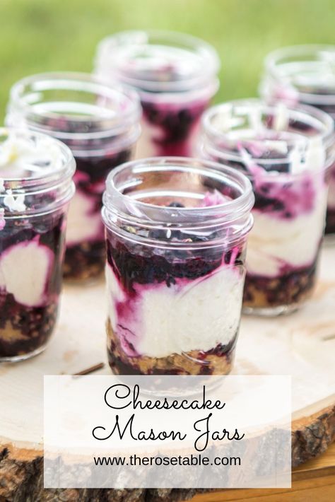 Mason Jars Recipes, Jar Treats Ideas, Desert In A Jar Ideas, No Bake Desserts In A Jar, Mason Jar Trifle, Jar Deserts, Blueberry Dessert Cups, Desserts In Jars, Cheesecake Jars No Bake