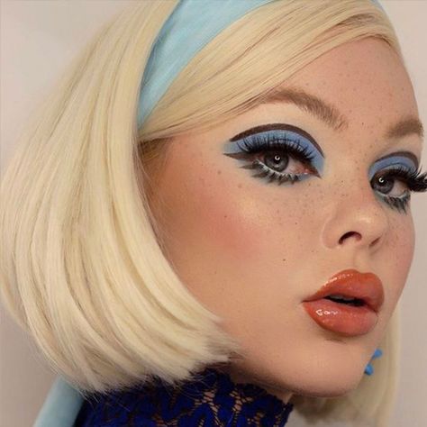 60s Makeup, Retro Makeup, Purple Eyeshadow, Blue Eyeshadow, Make Up Inspo, Make Up Ideas, Maquillaje De Ojos, Makeup Inspo, Makeup Inspiration