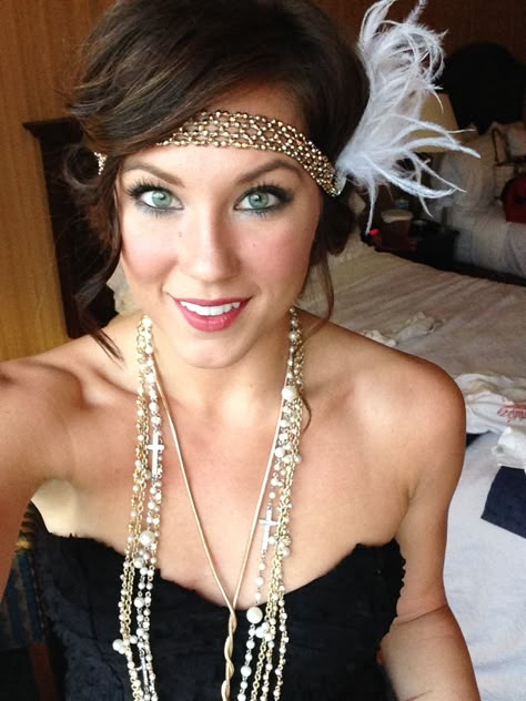 Gatsby Style, I've always wanted to do something like this... Great Gatsby Makeup, Gatsby Makeup, Party Hairstyles For Long Hair, Gatsby Party Outfit, 20s Hair, Gatsby Gala, Gatsby Hair, Hairstyles Theme, 1920s Hair