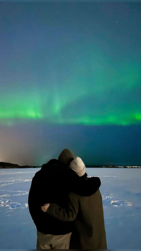 Northern Lights Aesthetic Couple, Couple Watching Northern Lights, Northern Lights Vision Board, Northern Light Aesthetic, Northern Lights Engagement, Northern Lights Couple Photography, Couple Northern Lights, Northern Lights Pictures, Northern Lights Photo Ideas