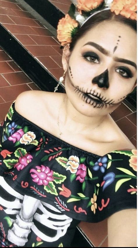 This Mexico-Based Makeup Artist Will Give You Major Día de los Muertos Catrina Inspiration Muertos Makeup, Day Of The Dead Makeup, Halloween Makeup For Kids, Dead Makeup, Old Makeup, Makeup Easy, Popsugar Beauty, Kids Makeup, Artist Interview