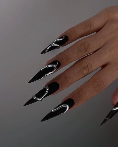 Black Nails With Pearls, Stilleto Nails Designs, Black Stiletto Nails, Punk Nails, Edgy Nails, Goth Nails, Colorful Nails, Minimal Nails, Stiletto Nails Designs