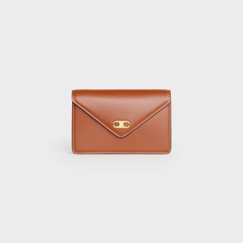 Maillon Triomphe Wallet on chain in Shiny Calfskin - Brown|Beige | CELINE Fragrance Samples, Handbags Leather, Wallet On Chain, Clutch Pouch, Brown Beige, Small Leather Goods, Leather Goods, You Bag, Online Purchase