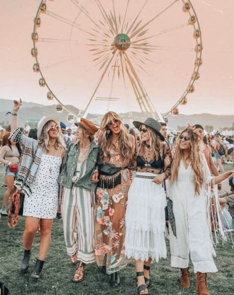 Which Festival Icon Are You? 2019 April Horoscope Coachella Outfit Boho, Mode Coachella, Moda Coachella, Look Da Festival, Best Coachella Outfits, Coachella Theme, Bohemian Schick, Cochella Outfits, Coachella Party