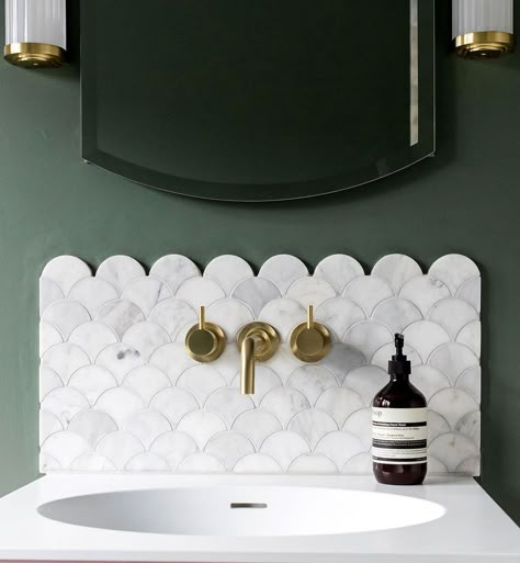 Scallop Tile Bathroom, Mermaid Tile Bathroom, Scallop Tiles, Mermaid Tile, Bathroom Splashback, Splashback Ideas, Main Bathroom Ideas, Shell Mosaic Tile, White Marble Mosaic