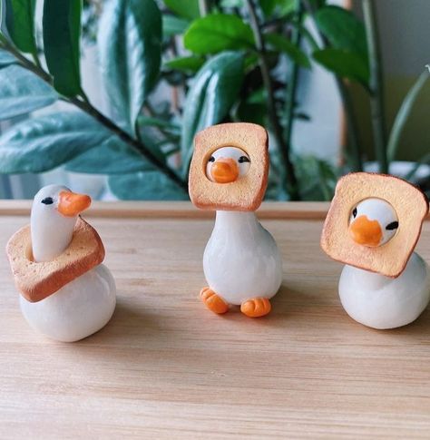 Easy Clay Sculptures, Diy Air Dry Clay, Sculpture Art Clay, Tanah Liat, Clay Diy Projects, Clay Crafts Air Dry, Polymer Clay Animals, Cute Polymer Clay, Clay Figurine