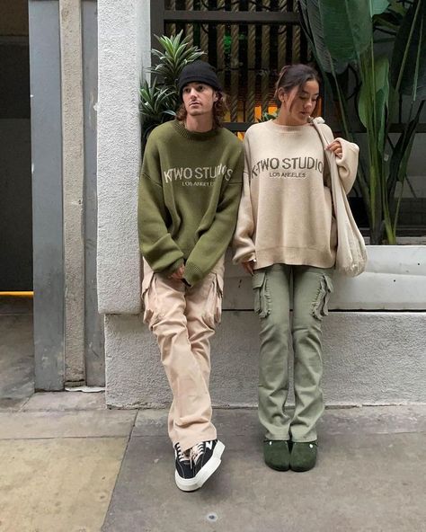 Coordinating Outfits For Couples, Couple Outfits Streetwear, Coordinating Couple Outfits, Matchy Outfit Couple, Couple Streetwear, Couple Outfits Matching, Couple Matching Outfits, Sneaker Trend, Couple Fits