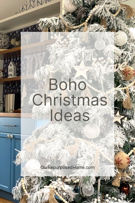 Boho Christmas Decor Ideas, Diy Christmas Trees, Tree Decoration Ideas, Boho Tree, Boho Christmas Tree, Christmas Decor Trends, Boho Christmas Decor, Stile Boho Chic, Bohemian Christmas