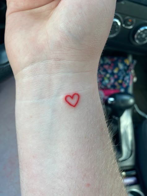 Colour Heart Tattoo, Tiny Red Ink Tattoo, Colored Heart Tattoo, Heart Emoji Tattoo, Red Hearts Tattoo, Heart Tattoo Color, Tiny Red Heart Tattoo, Tattoo Rojo, Small Red Heart Tattoo