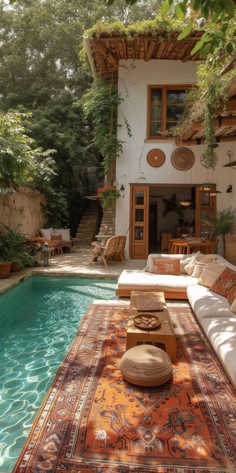 Mexico Interior Design Mexican, Dream Boho House, Boho House Outside, Garden Beach Ideas, Beach Boho Interior Design, Small Boho House Exterior, Boho Pool Decor, Eclectic Style Home Decor Ideas, Boho Backyard Ideas