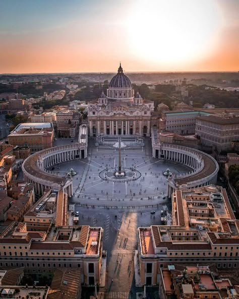 Rome View, Vatican City Italy, Vatican Museum, Rome Art, Rome City, Africa Do Sul, Roman Architecture, Vatican Museums, Enjoy Your Vacation