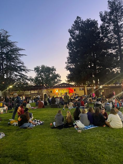 Menlo Park, California Park Hairstyles, California Night, Menlo Park California, Night Park, Menlo Park, Romanticizing Life, Finding Love, Love Relationship, Cali