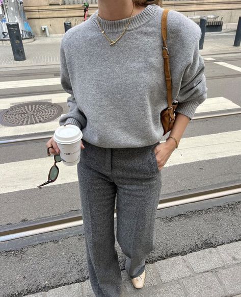 Sweater And Trousers Outfit, Trousers Outfit Fall, Light Grey Sweater Outfit, Light Grey Jeans Outfit, Stockholm Style Outfits, Fall Outfit 2023, Cashmere Sweater Outfit, Sweater And Trousers, Classic Style Fashion