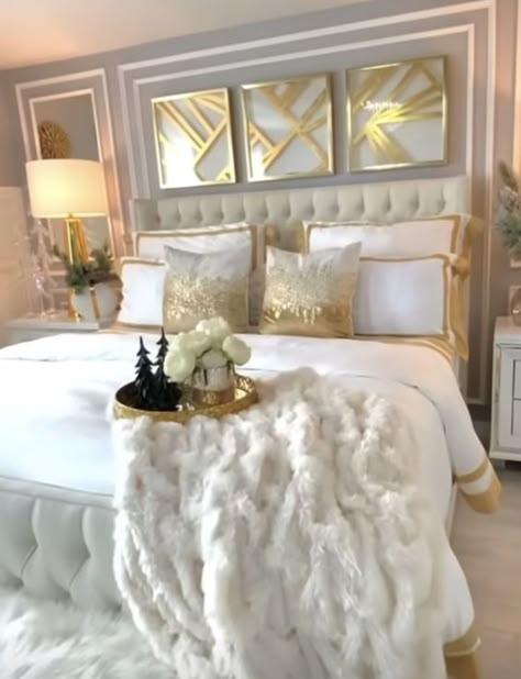 Boho Glam Master Room Bedroom Ideas, Beige And Black Bedroom Ideas Glam, Beige Gold Bedroom Ideas, Glam Bedroom Decor Luxury Classy Chic, Tan And Gold Bedroom, Gold And White Bedroom Decor, Gray And Gold Bedroom Ideas, Bedroom Ideas Gold Accents, Gold Accent Bedroom