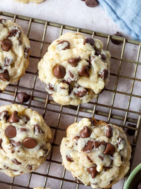 Cream Cheese Chocolate Chip Cookies, Cream Cheese Chocolate Chip, Bubble Bread, Cookie Recipes Holiday, Christmas Cookie Recipes Holiday, Desert Ideas, Traditional Breakfast, Cheese Chips, White Chocolate Cookies