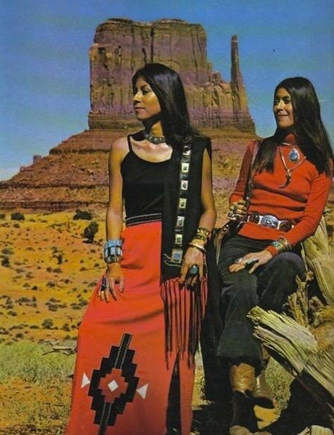 Native American Women in the 1970's. Native Fashion, Native American Woman, Native Women, Native American Clothing, Native Pride, Native American Photos, Native American Peoples, Native Style, Desert Landscape