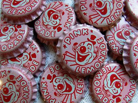 Vintage bottle caps from the 1940's! by littlepinkstudio, via Flickr Vintage Bottle Caps, Clowncore Aesthetic, Clown Pics, Circus Aesthetic, Clown Core, Vintage Clown, Cute Clown, Clowning Around, Vintage Packaging