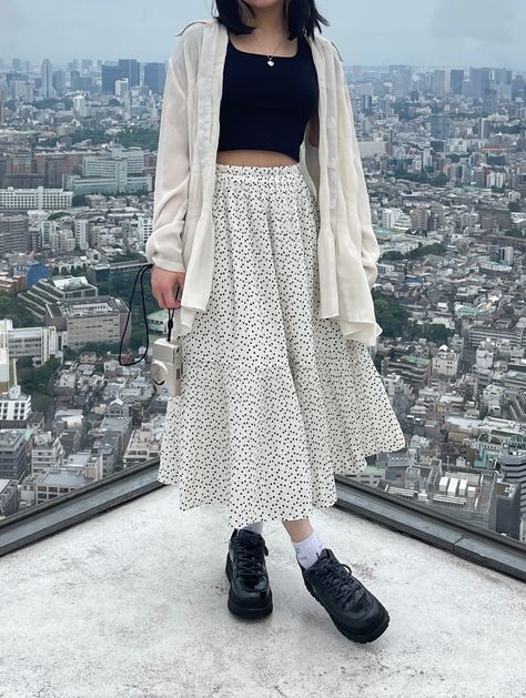 Shibuya sky - aesthetic outfit, white blouse, black t-shirt, white skirt with black hearts, platform sketcher sneakers, olympus film camera Black Sketchers Outfit, Shibuya Sky Outfit, Sketchers Outfits, Olympus Film Camera, Shibuya Fashion, Shibuya Sky, Skirt Aesthetic, Black And White Outfit, Wardrobe Wishlist