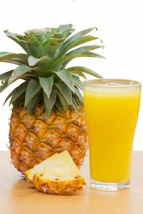 Jnv Life, Pineapple Ginger Juice, Pineapple And Ginger, Fresh Pineapple Juice, Pineapple Juice Recipes, Fruits Juice, Pineapple Detox, Fresh Juice Recipes, Pineapple Drink