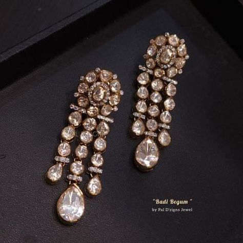 Polki Earrings Designer, Mehendi Jewellery, Sister Ring, Diamond Long Earrings, Jewellery Stones, Jewellery For Wedding, Moissanite Jewellery, Long Diamond Earrings, Diamond Earrings Indian