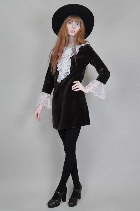 70s Dress Outfit, 60s Goth, 70s Goth, Horror Clothing, Goth Doll, Horror Clothes, Winter Glam, Dolly Kei, Rococo Fashion