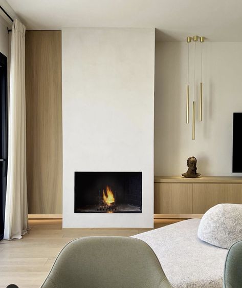 Off Center Fireplace Ideas Living Rooms, Off Center Fireplace Ideas, Off Center Fireplace, Italy Interior Design, Center Fireplace, Contemporary Gas Fireplace, Corner Fireplace Living Room, Italy Interior, Long Narrow Living Room