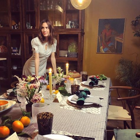 Alexa Chung on Instagram: “Are you hosting Christmas? Are you fearing out? Part 2 of Dream Dinner Party up and ready to view on my YouTube channel. Thank you…” Party Host Outfit, Host Outfit, Dinner Party Outfit, Bday Vibes, Alison Roman, Muse Board, Next In Fashion, Dinner Party Dress, Alexa Chung Style