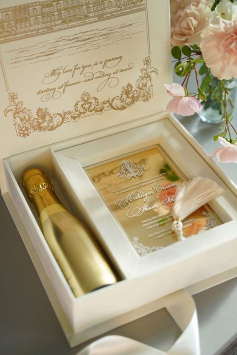 Invitation Gift Ideas, Wedding Invite Box Ideas, Wedding Invitation Cards Design Creative, Box Wedding Card, Champagne Invitations Wedding, Champagne Wedding Invites, Champagne Invitations, Acrylic Invitation, Unique Wedding Invitation Cards