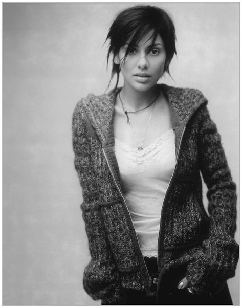 Natalie Imbruglia ♥ Women's Short Hairstyles, Natalie Jane, Classic Room, Natalie Imbruglia, Surfer Girl Style, New South Wales Australia, Alt Girl, Fluffy Hair, Surfer Girl